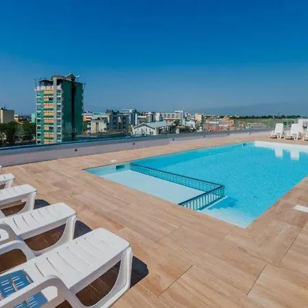 Apartment Ideal Getaway Flat With Pool And Parking *