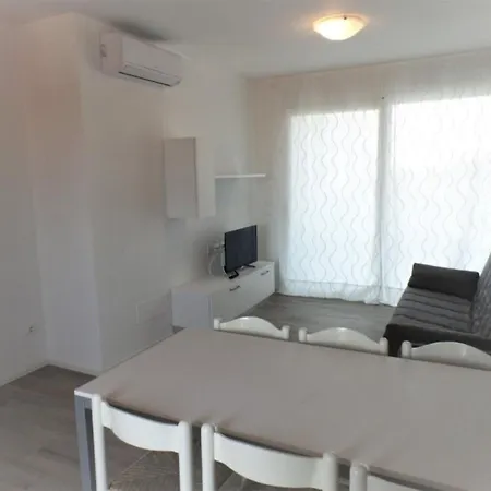 Apartment Ideal Getaway Flat With Pool And Parking Bibione