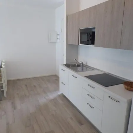Apartment Ideal Getaway Flat With Pool And Parking *