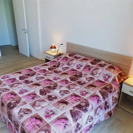 Ideal Getaway Flat With Pool And Parking * Bibione