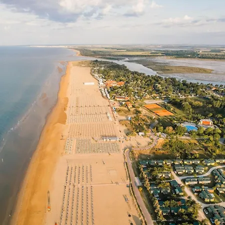 Ideal Getaway Flat With Pool And Parking Bibione