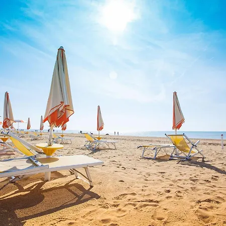Ideal Getaway Flat With Pool And Parking Appartamento Bibione